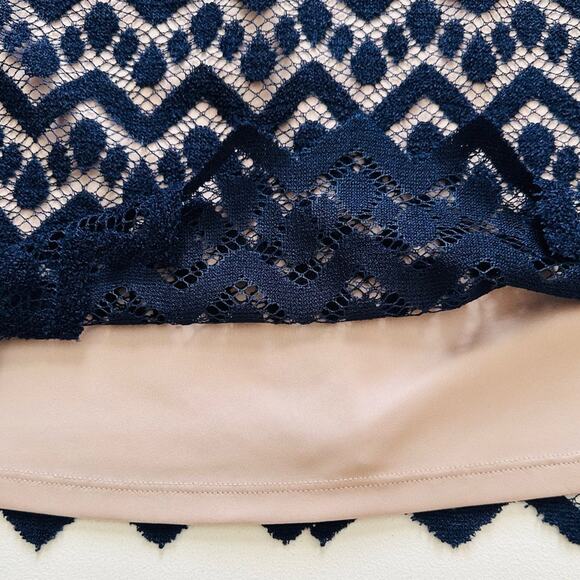 Jessica Howard Dress Navy Lace Overlay Nude Lining Short Sleeve Sheath Size 6 - Picture 10 of 12